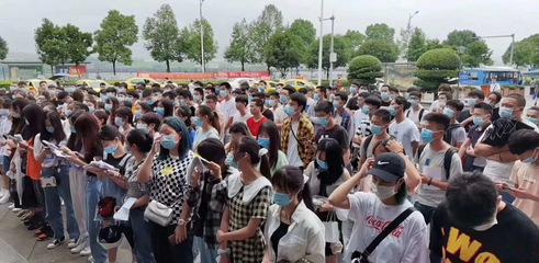 重庆主城工厂招聘 月薪四千左右包吃住，可报销车费，提供信息咨询服务